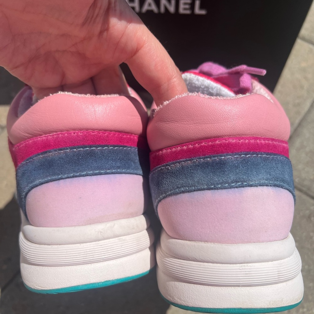 100% Auth. CHANEL Vibrant Pink and Gray Sneakers size 39 - Picture 2 of 12